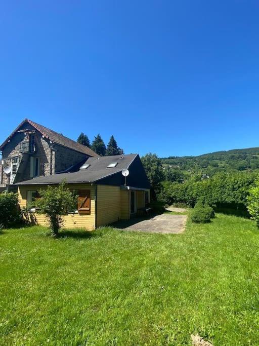 Maison Lumineuse Et Spacieuse Avec Terrain La Bourboule Exterior foto